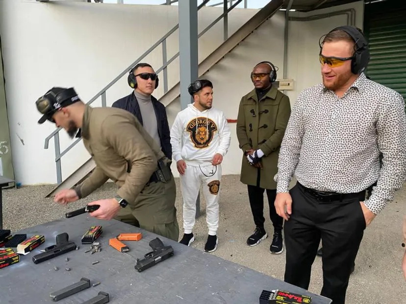 🤬 Бійці UFC Усман, Гейджі та Сехудо відвідали Чечню. Стріляли зі зброї та прийшли на день народження сина Кадирова