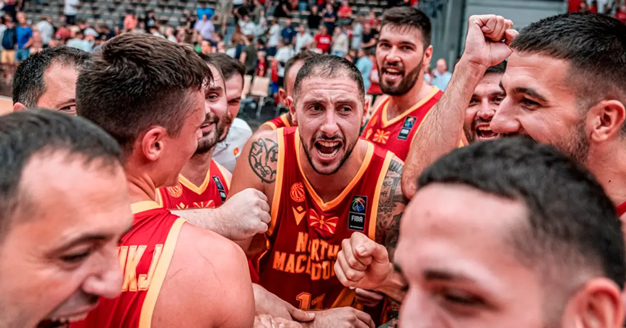 Що це було?! Македонець виграв матч попереднього відбору на Євробаскет-2025 кидком зі своєї половини майданчику