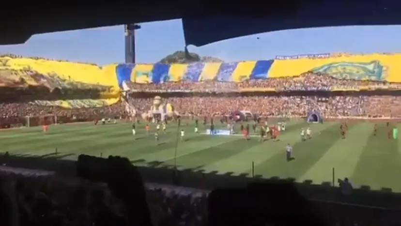 Аргентинские фанаты сделали самый большой баннер в мире