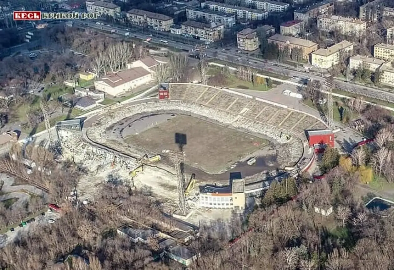 Дніпропетровська ОДА відмовляє в доступі до проекту реконструкції стадіону в Кривому Розі. Пояснює авторським правом