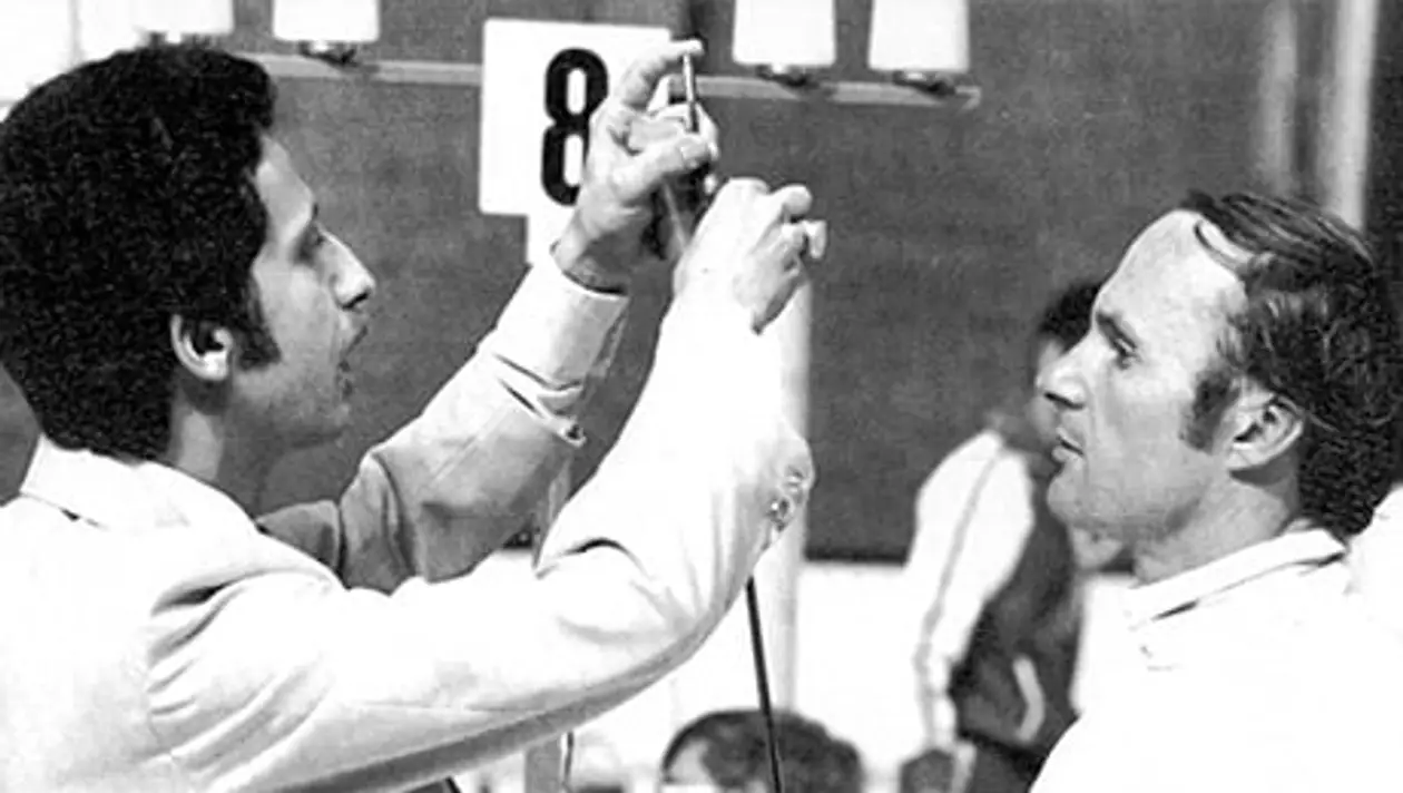 Украинского пятиборца поймали на обмане на Олимпиаде-1976: он замаскировал кнопку в шпаге