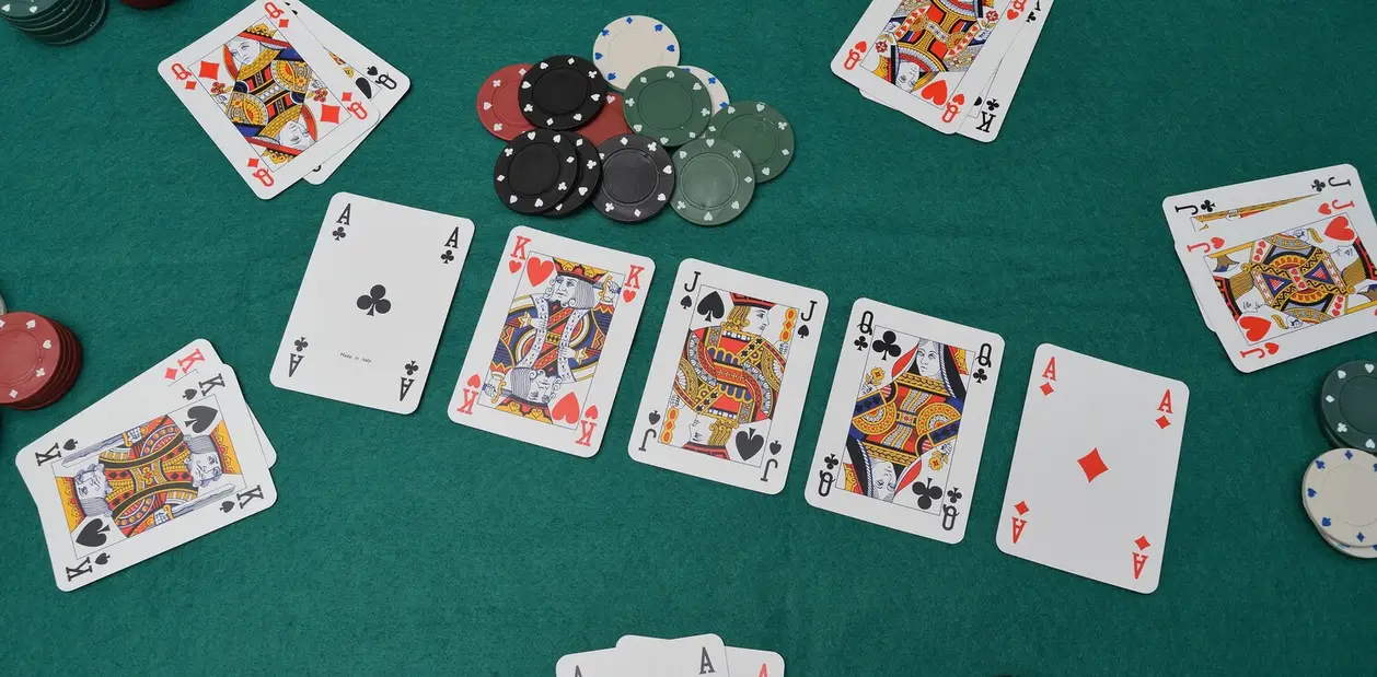 Види покера: як грати в Pin-Up Casino та шукати найкращих гравців