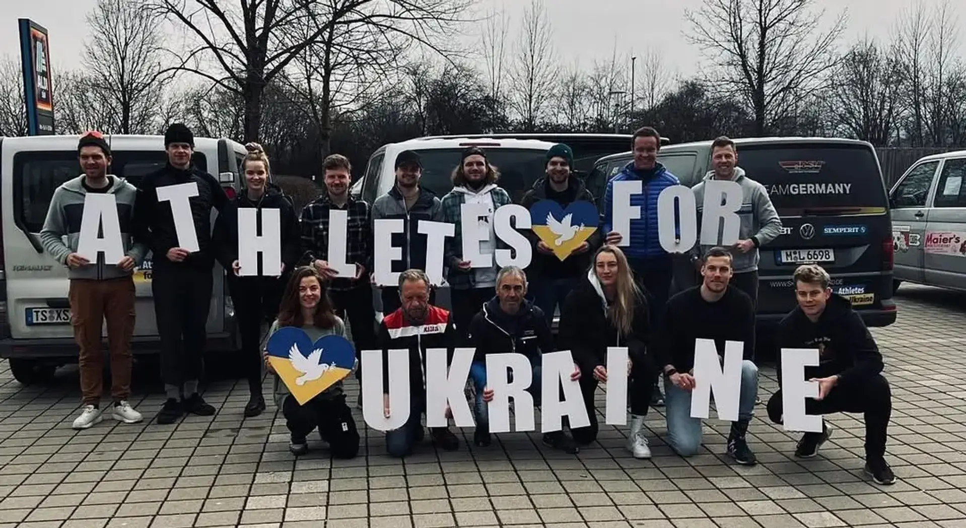 «Ми не зупинимось, поки не закінчиться війна». Як Athletes for Ukraine допомагають нам