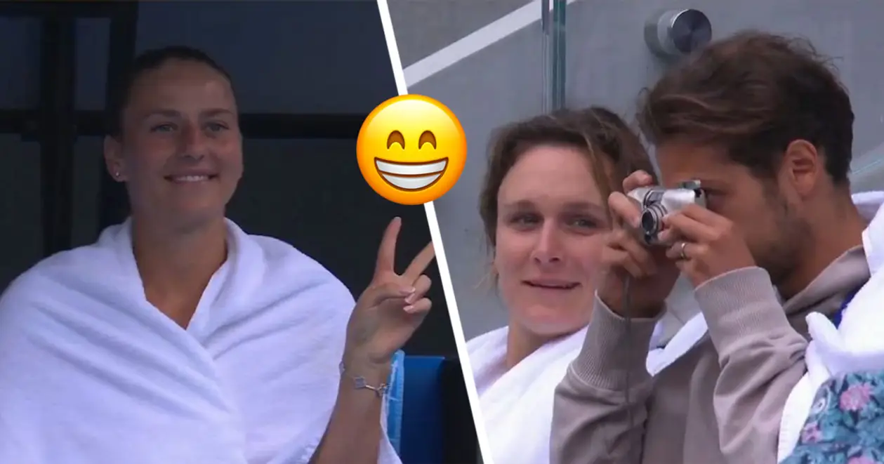 📸 Костюк з чоловіком влаштували міні-фотосесію під час перерви через дощ в 1/8 Australian Open