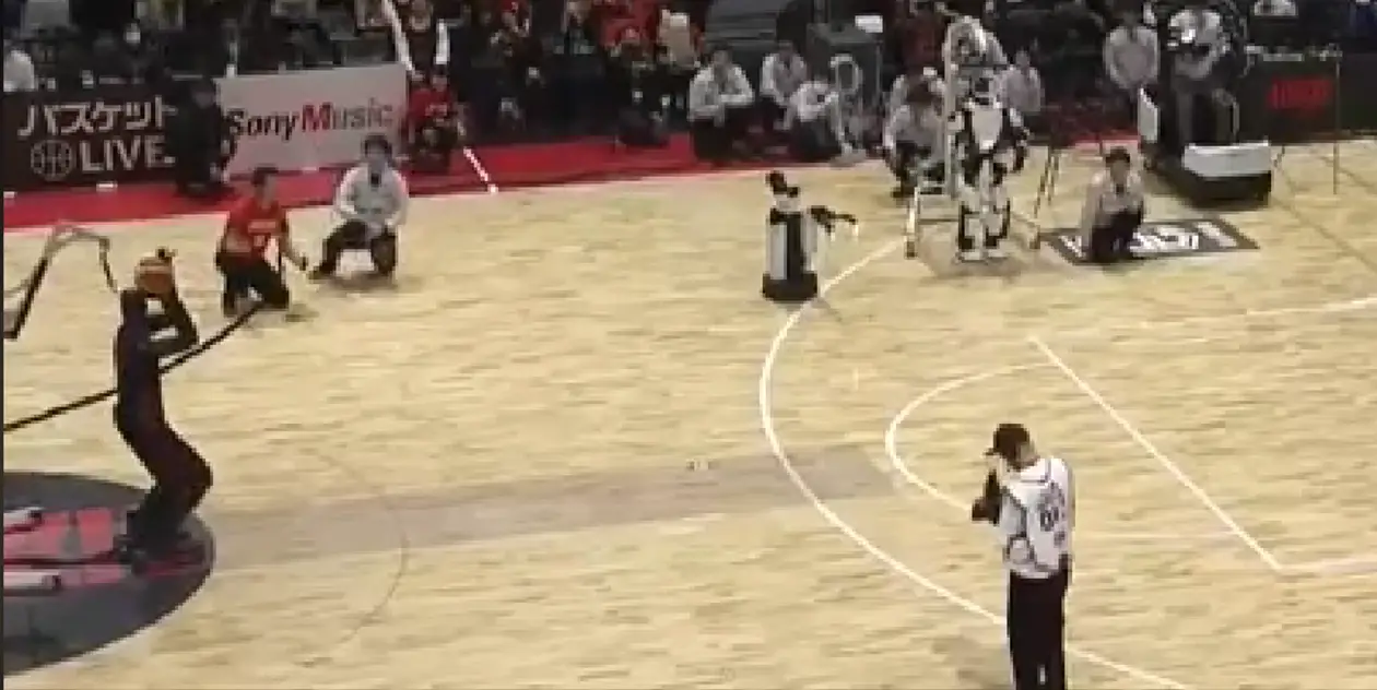 Японцы создали робота, который играет в баскетбол круче, чем ты
