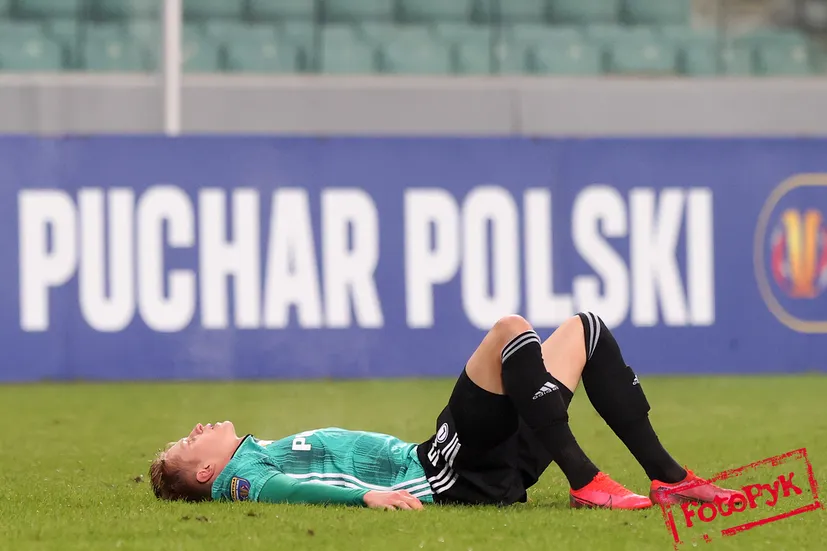 Дві помилки Шабанова викинули «Легію» з Кубку Польщі. Українця підтримав тільки футболіст суперника