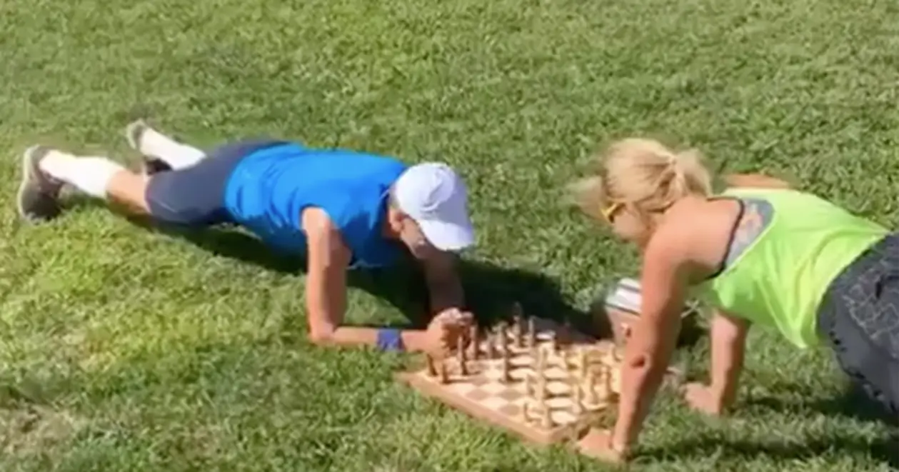 Самый необычный способ сыграть в шахматы