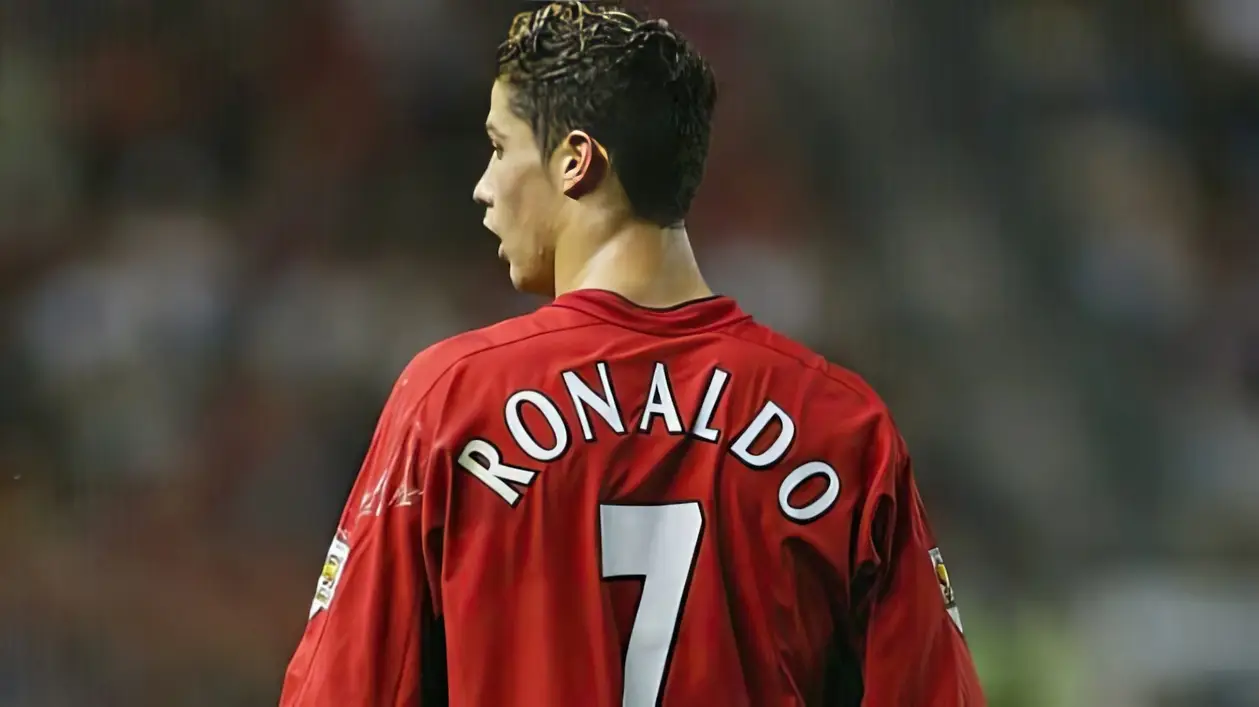 Судаков зізнався, що його перша форма була із прізвищем Роналду. А чиє прізвище було на вашій першій футболці?