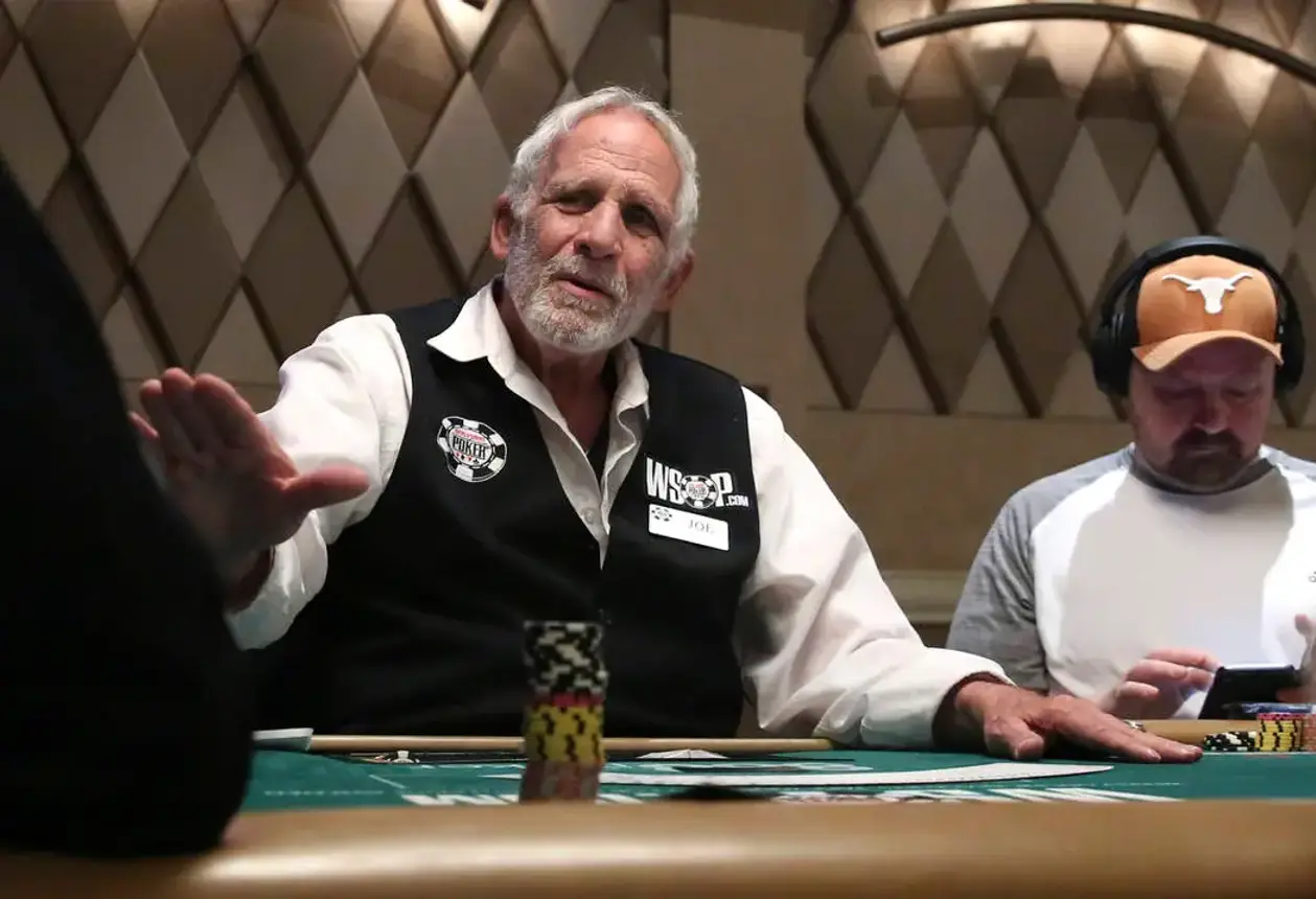 Сколько зарабатывают дилеры Мировой серии покера?