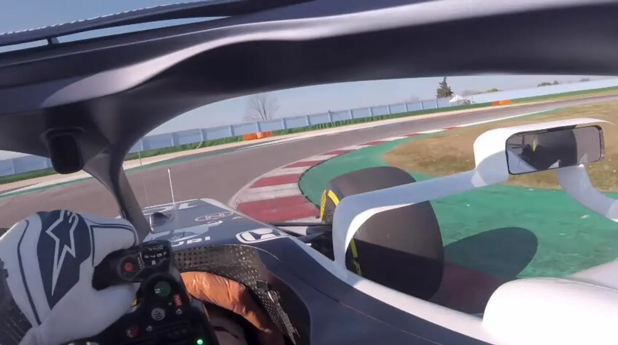 👀 Первые круги новой «Формулы-1» – глазами пилота. Адреналиновое видео из кокпита «Альфа Таури»