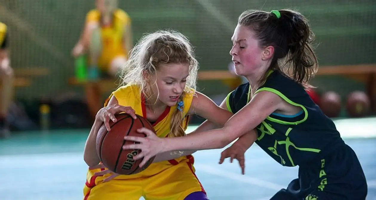 На заході України поновлюються баскетбольні тренування. Розповідаємо, де саме, та як до них можна приєднатися