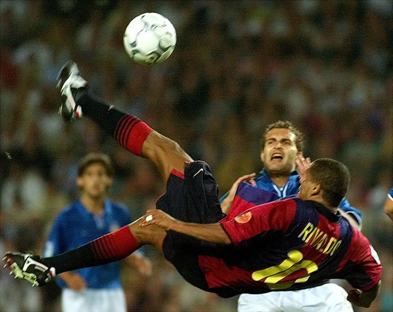 В 2001-м «Валенсия» и «Барселона» играли в последнем туре за место в ЛЧ. Все решил хет-трик Ривалдо
