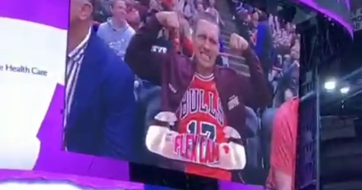 Усик на экране арены «Chicago Bulls». Украинец заглянул на баскетбол и стал звездой