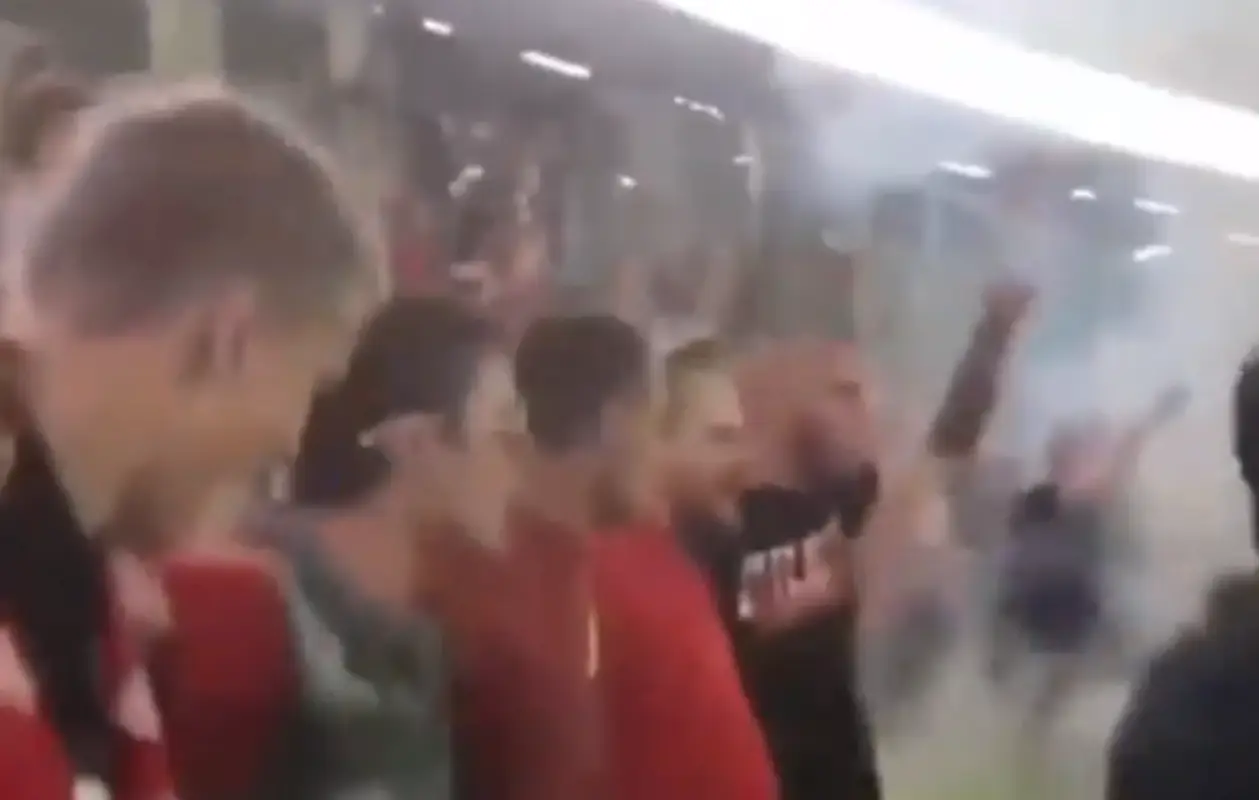 «Хто не скача, той маскаль, гэй». Белорусские фанаты зажгли на матче с Сан-Марино