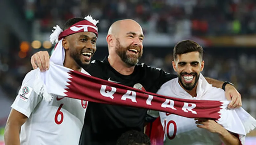 Катар мечтает о полуфинале домашнего ЧМ. Наняли тренера из «Барсы», играют в стиле «Атлетико», им помогают Хави и Рауль