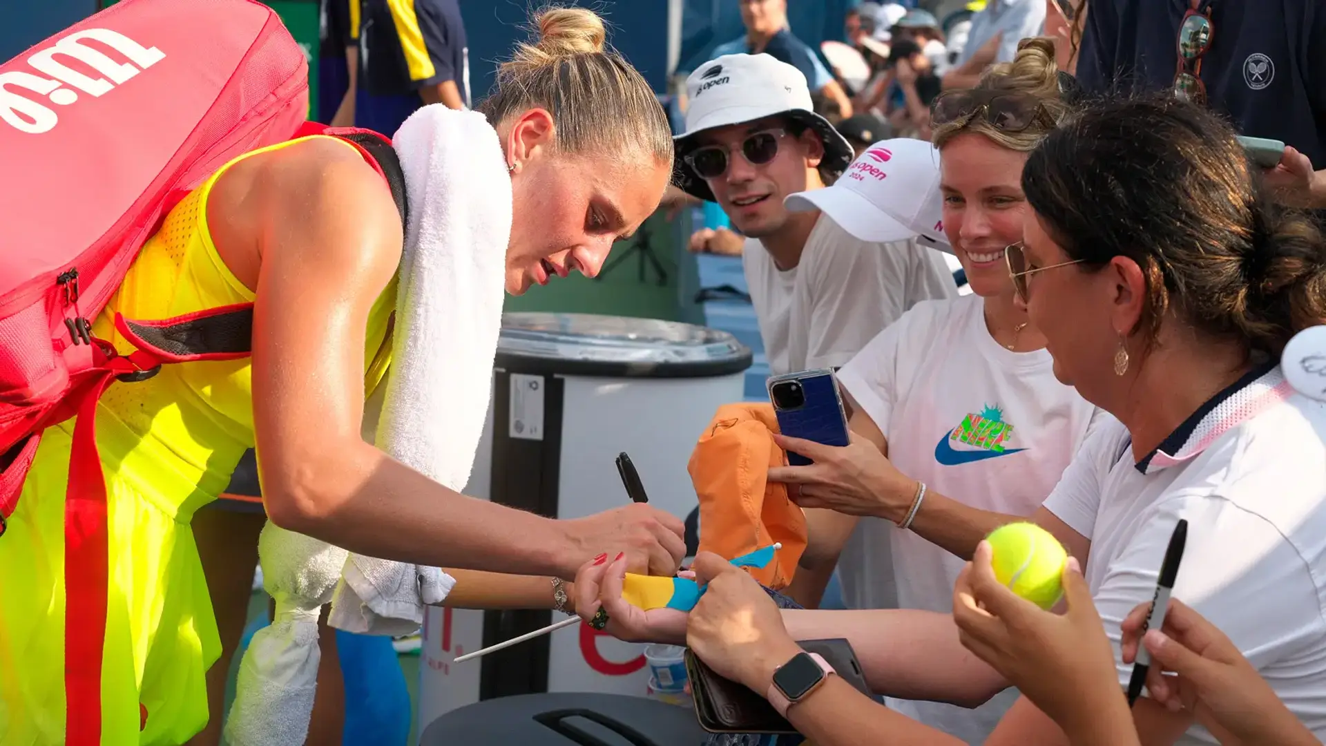 Третій день US Open: песик Костюк став зіркою пресконференції, Еліна закохала вболівальників у своє вбрання