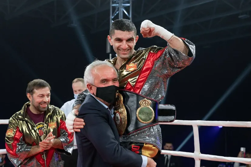 Діючий чемпіон світу за версією WBA в найлегшій вазі українець Артем Далакян готовий зустрітися з будь-яким чемпіоном за іншими версіями