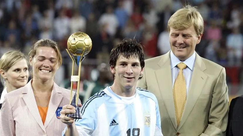 В 2005-м Месси выиграл чемпионат мира до 20 лет. Постоянно забивал и спорил за «Золотую бутсу» с Алиевым и Льоренте