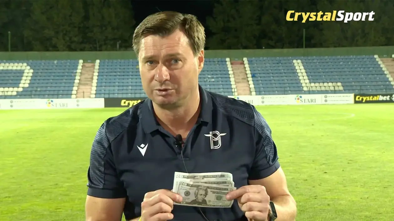 Український тренер, який вибив «Ворсклу», вщент розсварився з «Ділою» – фанати закидали його «грошима»