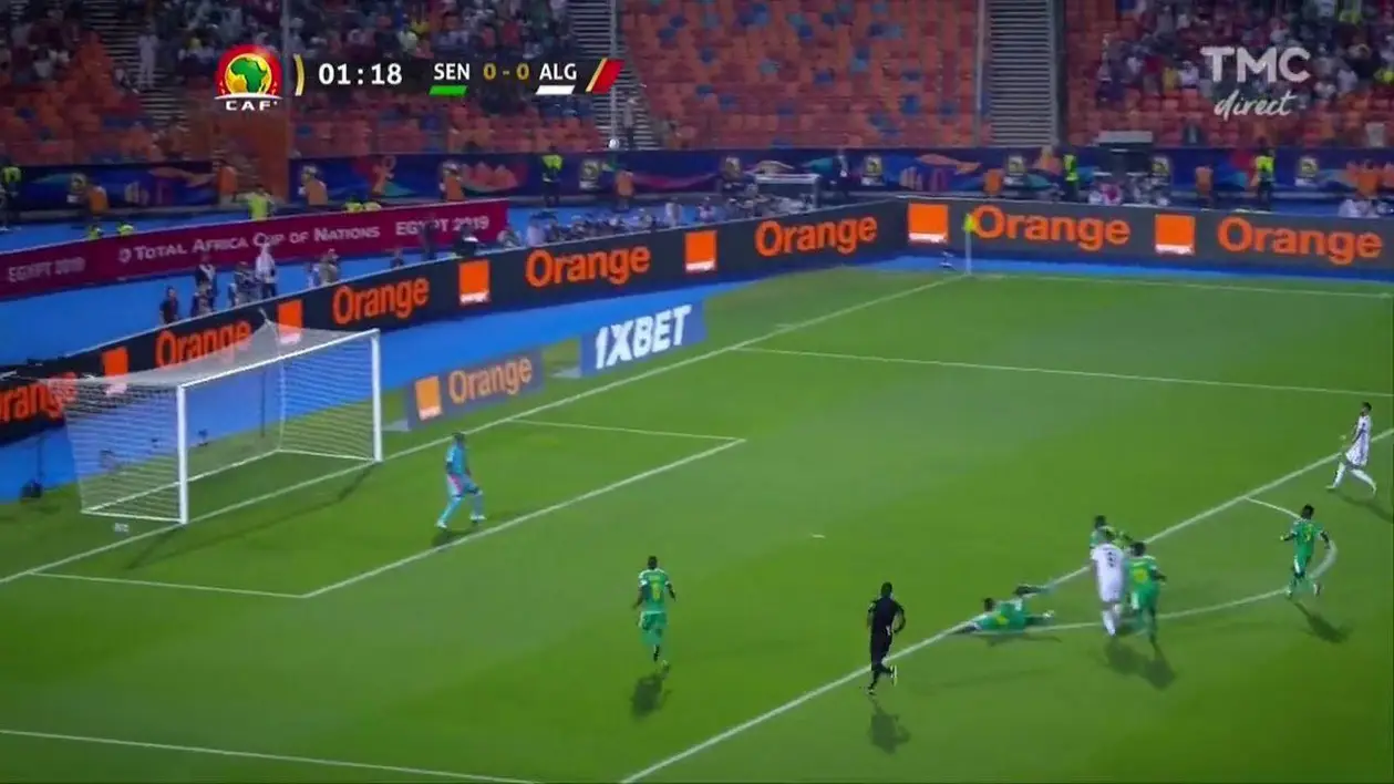 Финал КАН: Алжир забил на 80-й секунде после феноменального рикошета