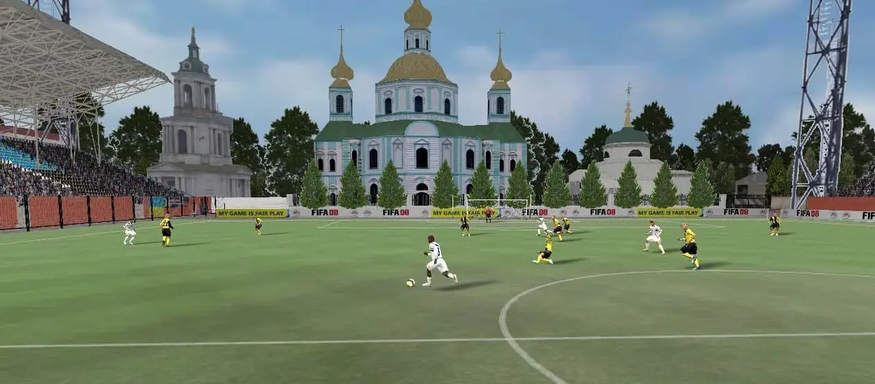 Як виглядали українські стадіони в FIFA 08: арена поруч з церквою, недобудована трибуна в Харкові