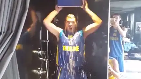 Украинские баскетболисты и мировой флэшмоб Ice Bucket Challenge