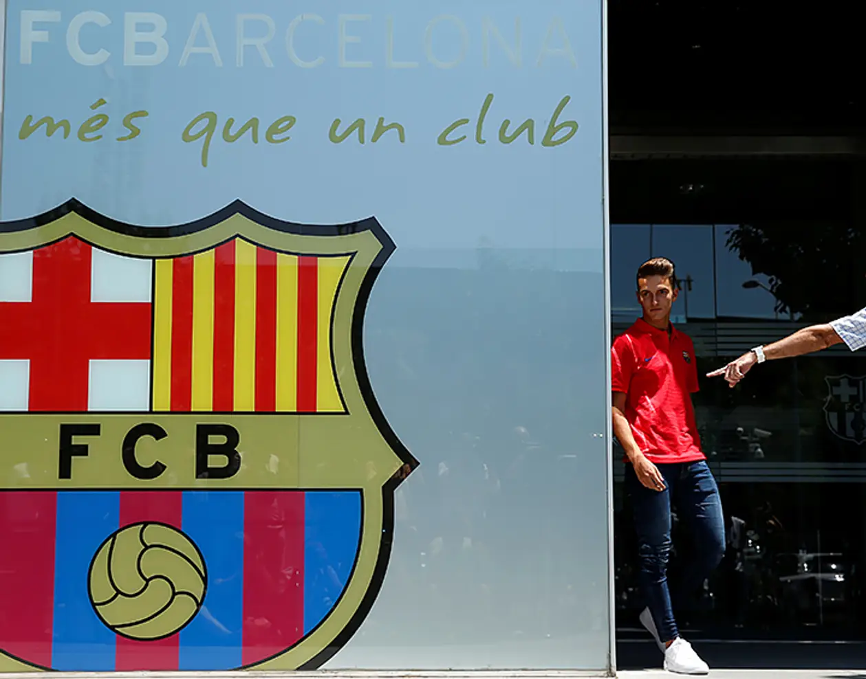 Почему «Барселона» проводит самую нетипичную для себя трансферную кампанию