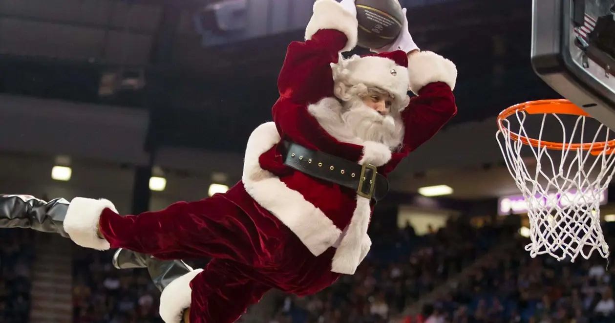 Від пресконференції Санти до вибивання м’ячами мелодії Леонтовича. 10 найкращих різдвяних реклам в НБА