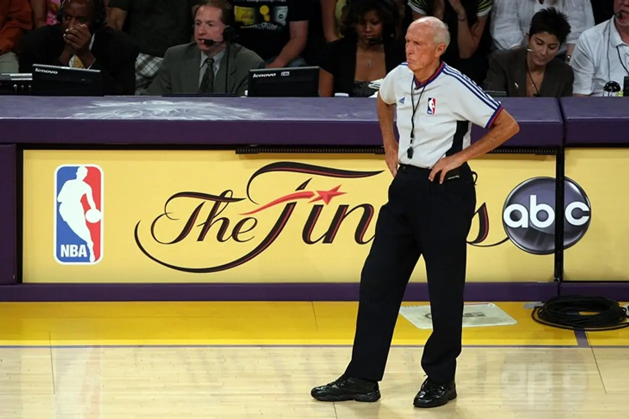Судьи НБА ругаются с тренерами, владельцами, комментаторами и даже с Джеком Николсоном
