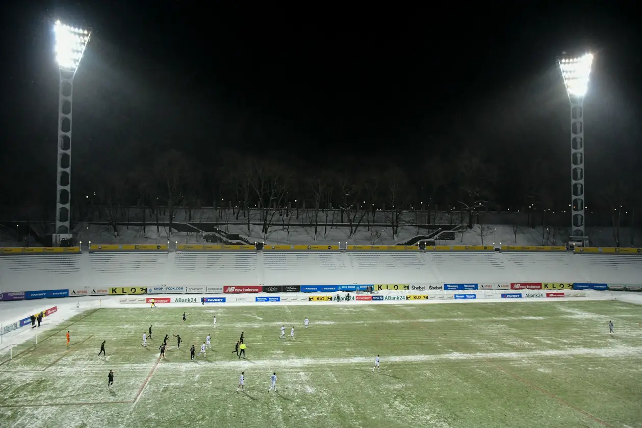 Как выглядит футбол со стадиона Лобановского в -11. Экстремальный репортаж