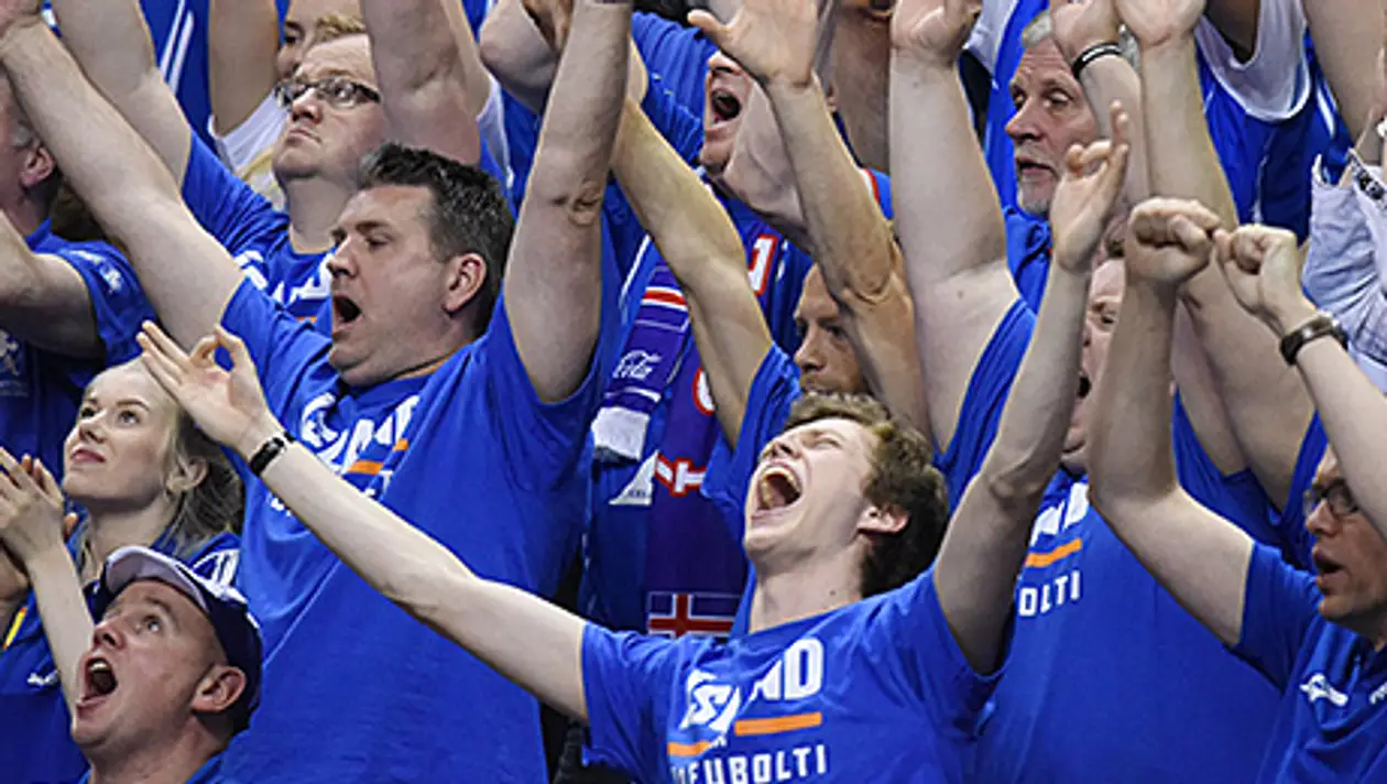 Болельщики Исландии поблагодарили команду после пяти поражений
