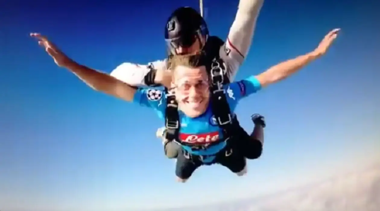 Живописный прыжок Кравченко с парашютом в Дубае