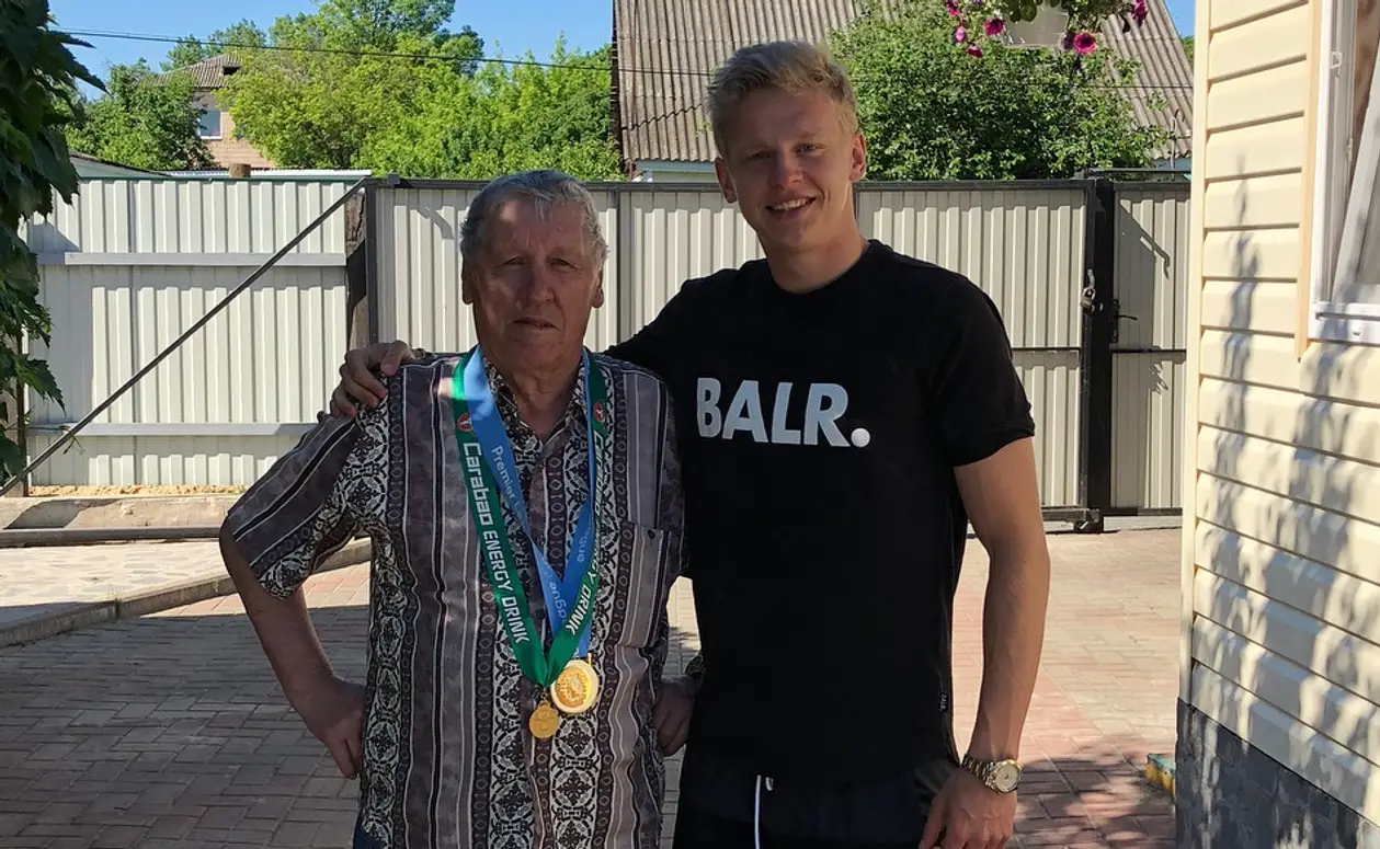 Зинченко привез деду чемпионскую медаль АПЛ