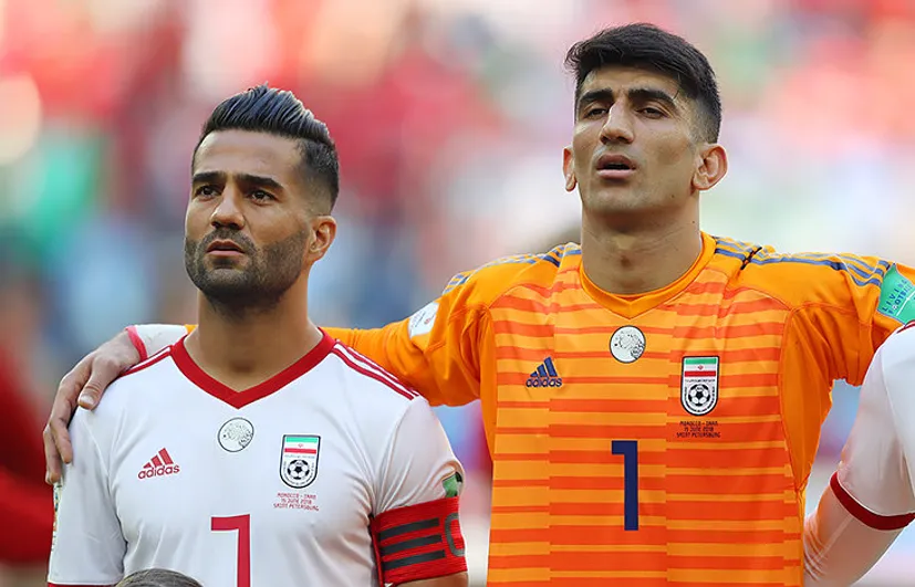 Иранский вратарь бросил родителей ради футбола. И на ЧМ потащил пенальти Роналду