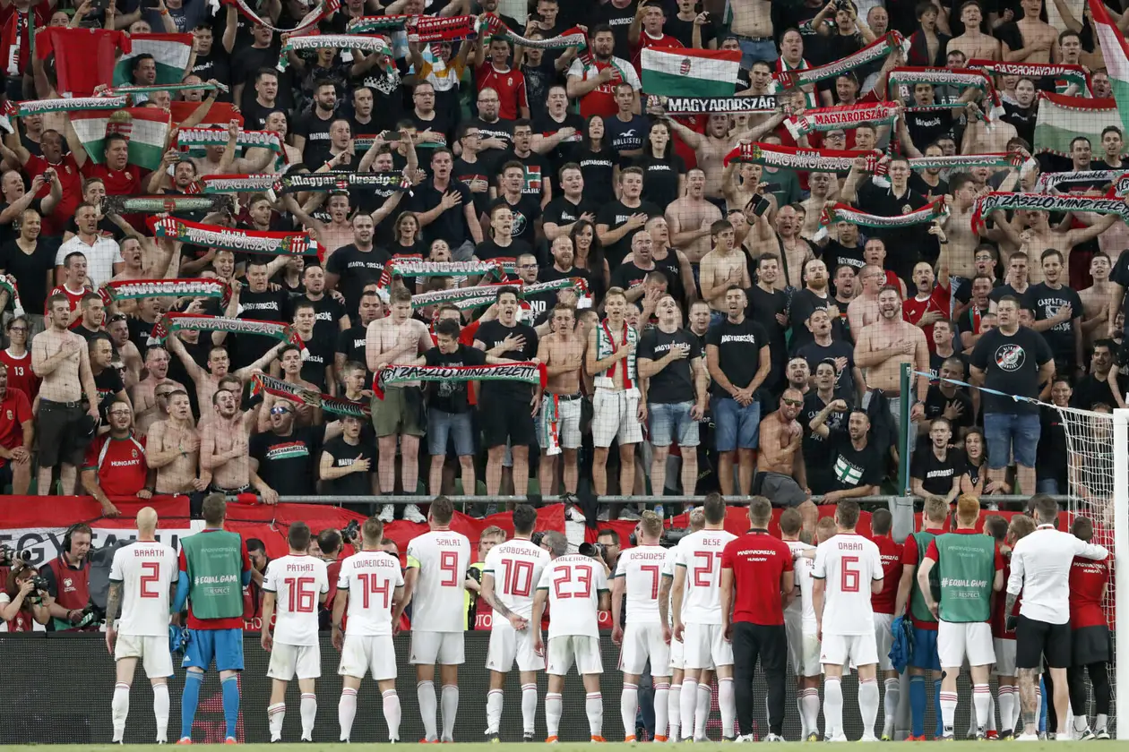 У венгров с УЕФА война: в ответ на бан за уханье трибун – «жалкие трусы» и «стукачи» от главы МИД