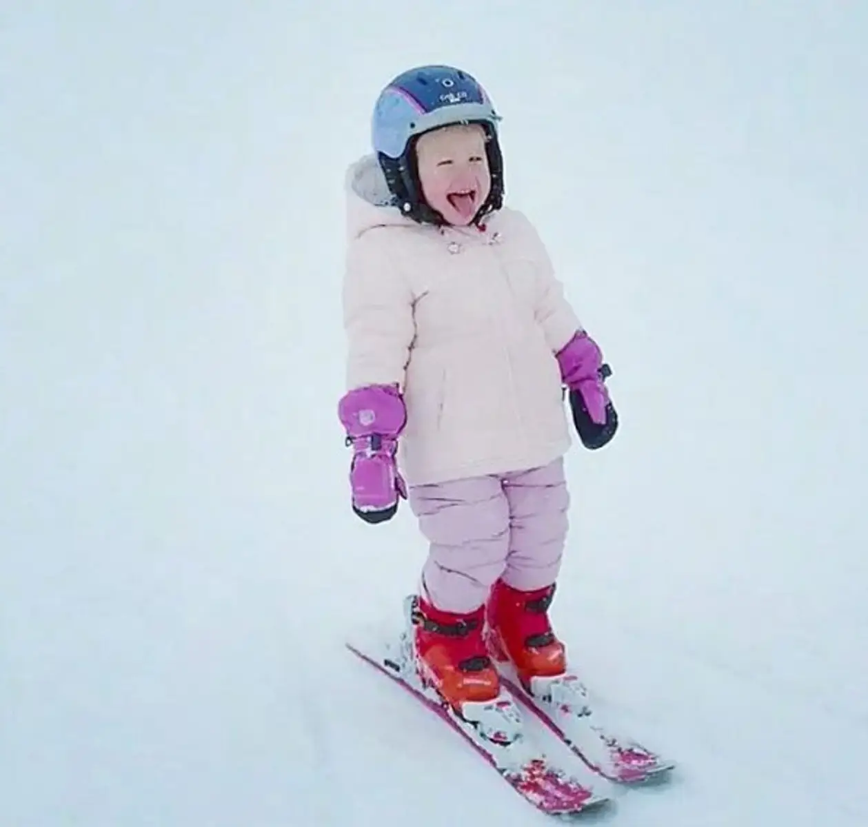 Двухлетняя дочь Владимира Кличко уже катается на горных лыжах