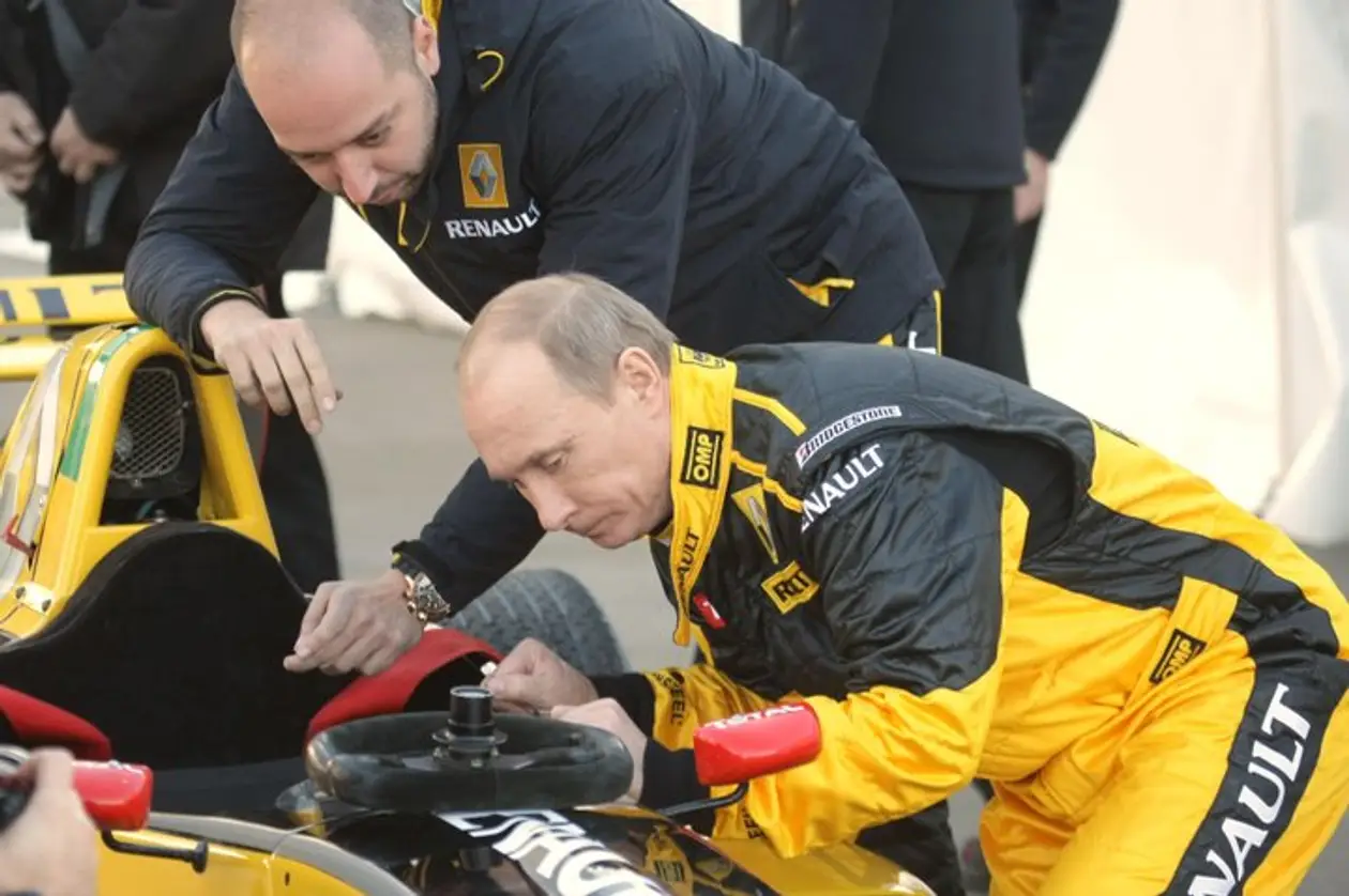 Говорили, Путин ездил на болиде «Формулы-1». Это фейк российских СМИ