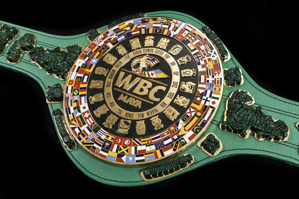 На кону боя Канело – Джейкобс будет стоять пояс WBC Maya. Он сделан из кожи, золота и нефрита