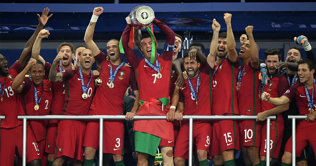 Матч, у якому Роналду травмувався, тренував і переміг. 6 років тому Португалія виграла Євро