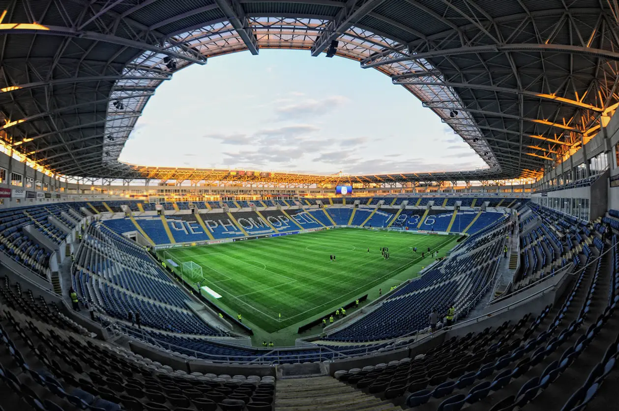 Как выглядит газон стадиона «Черноморец» после концерта Монатика