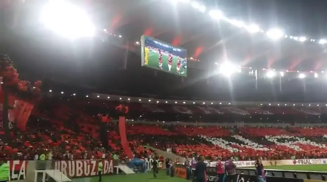 Идеальная футбольная атмосфера во время Кубка Бразилии на «Маракане»