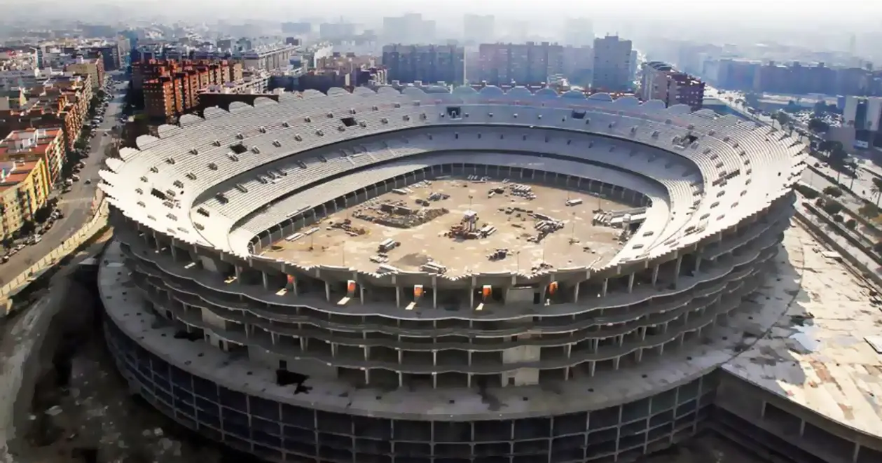 У «Валенсії» є стадіон-привид, який не можуть добудувати з 2009-го. Виглядає красиво та сумно одночасно