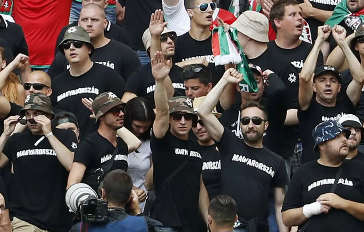 Венгерские фанаты устроили беспорядки на трибунах