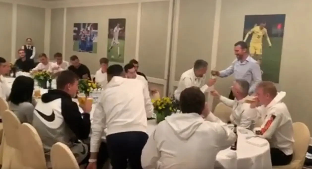 «Марлос, давай! За Марлоса!» Видео с фуршета после победы сборной Украины