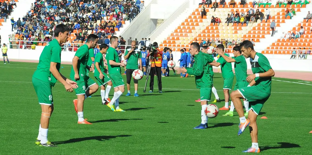 В Туркменистане запрещен коронавирус и вновь разрешен футбол