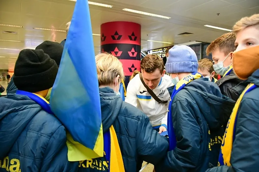 Як уболівальники зустрічали збірну України з футзалу в Києві