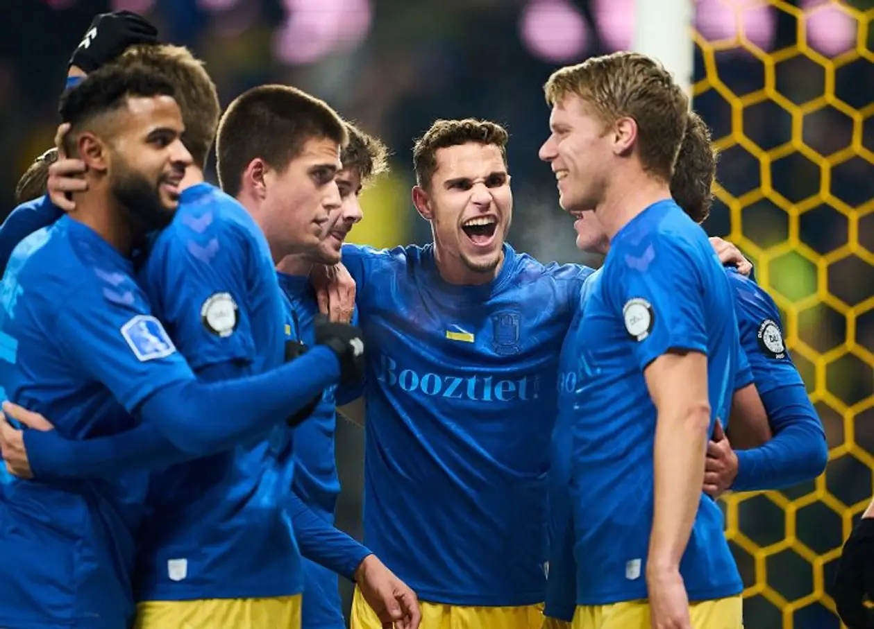 «Брондбю» підтримав Україну. Клуб із Данії вийшов на матч чемпіонату у символічній формі, а фанати вивісили прапор