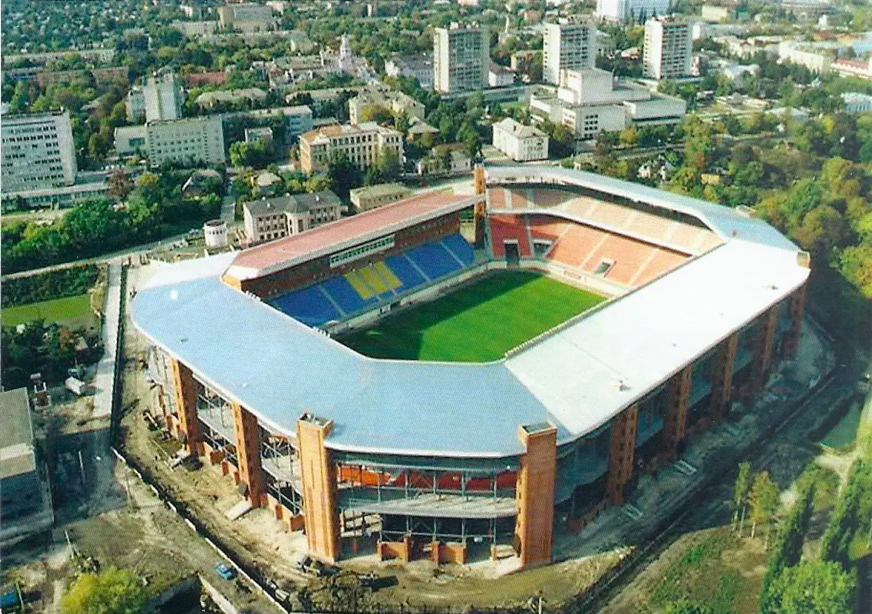 Де грають команди Другої ліги України.Група Б