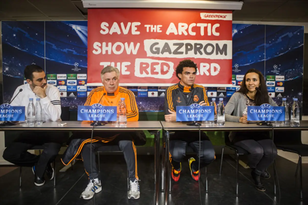 «Налейте себе пинту «Газпрома», матч начинается». Почему спонсор Лиги чемпионов напрягает Европу