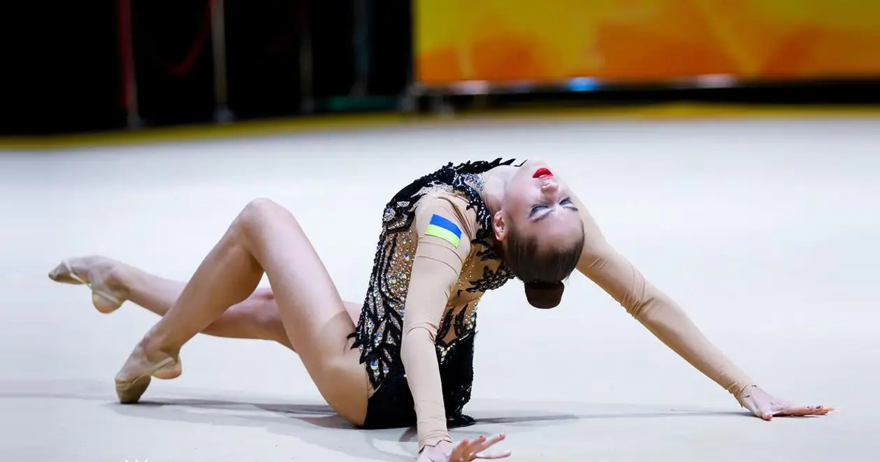 «С первым днем лета 😍» – Влада Никольченко, потрясающая гимнастка, поделилась очень летним фото